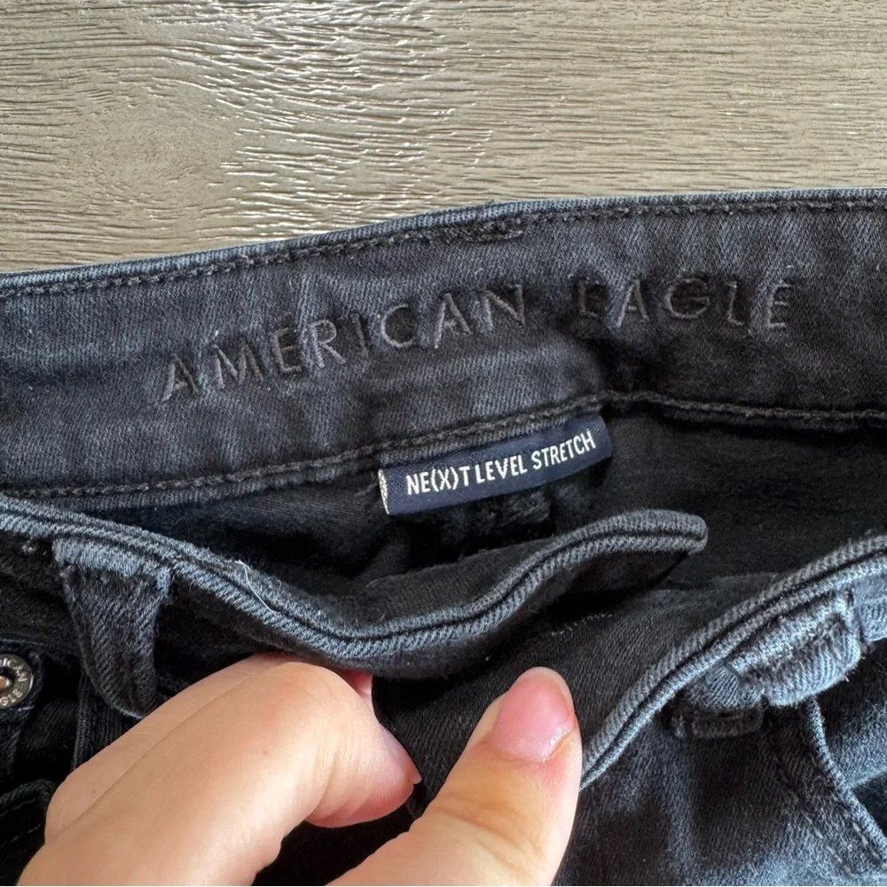AEO Solid Black Denim Midi Shorts Jeans 00
